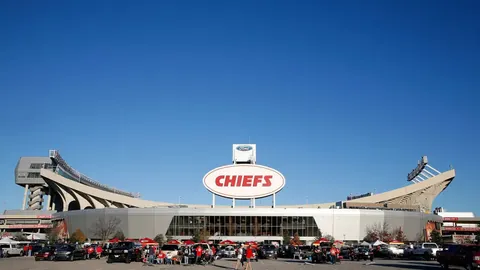 姆巴佩客场对阵利物浦，力挺皇马奋勇拼搏